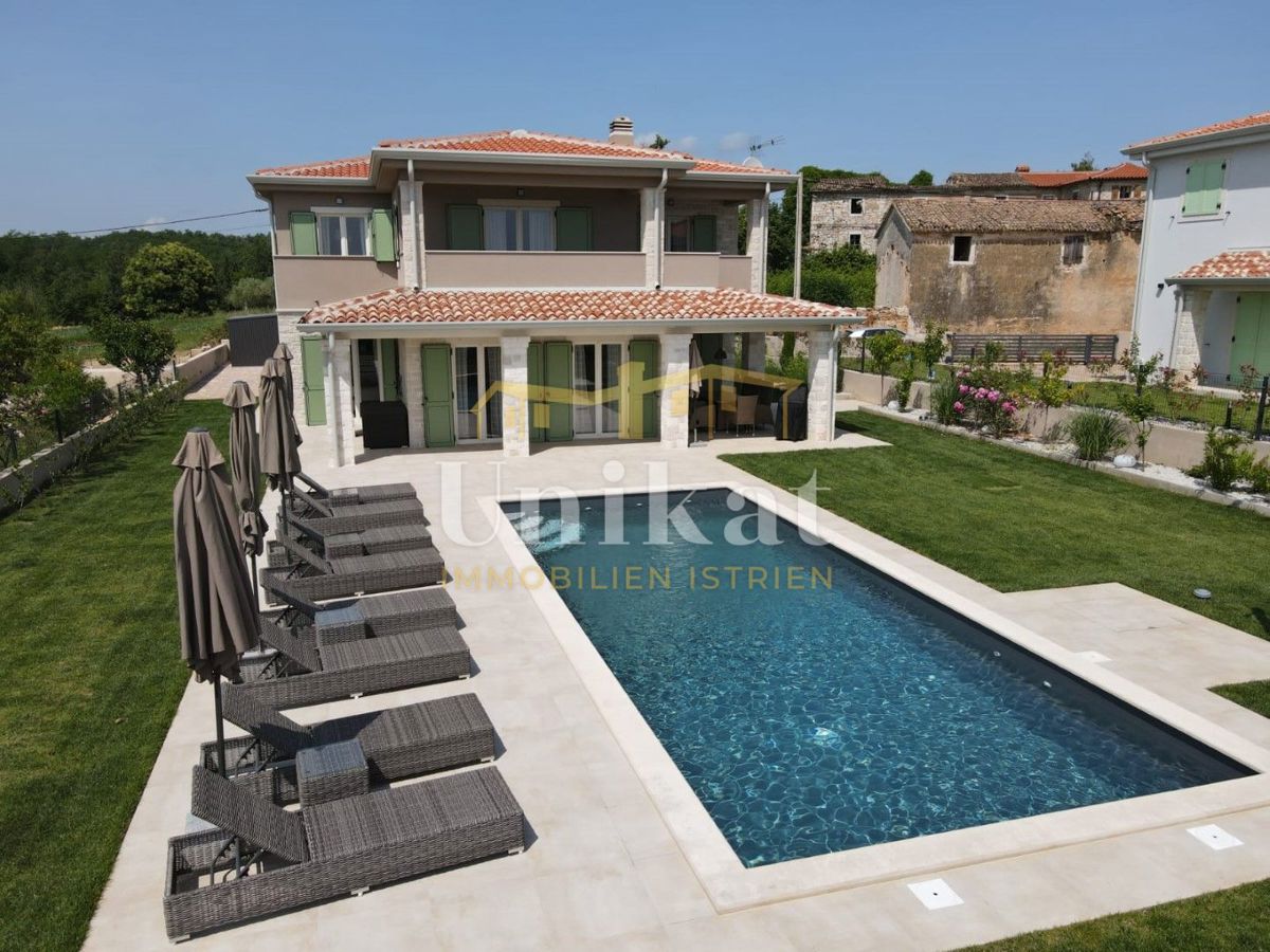 Casa vicino a Vižinada - giardino, piscina, 4 camere da letto